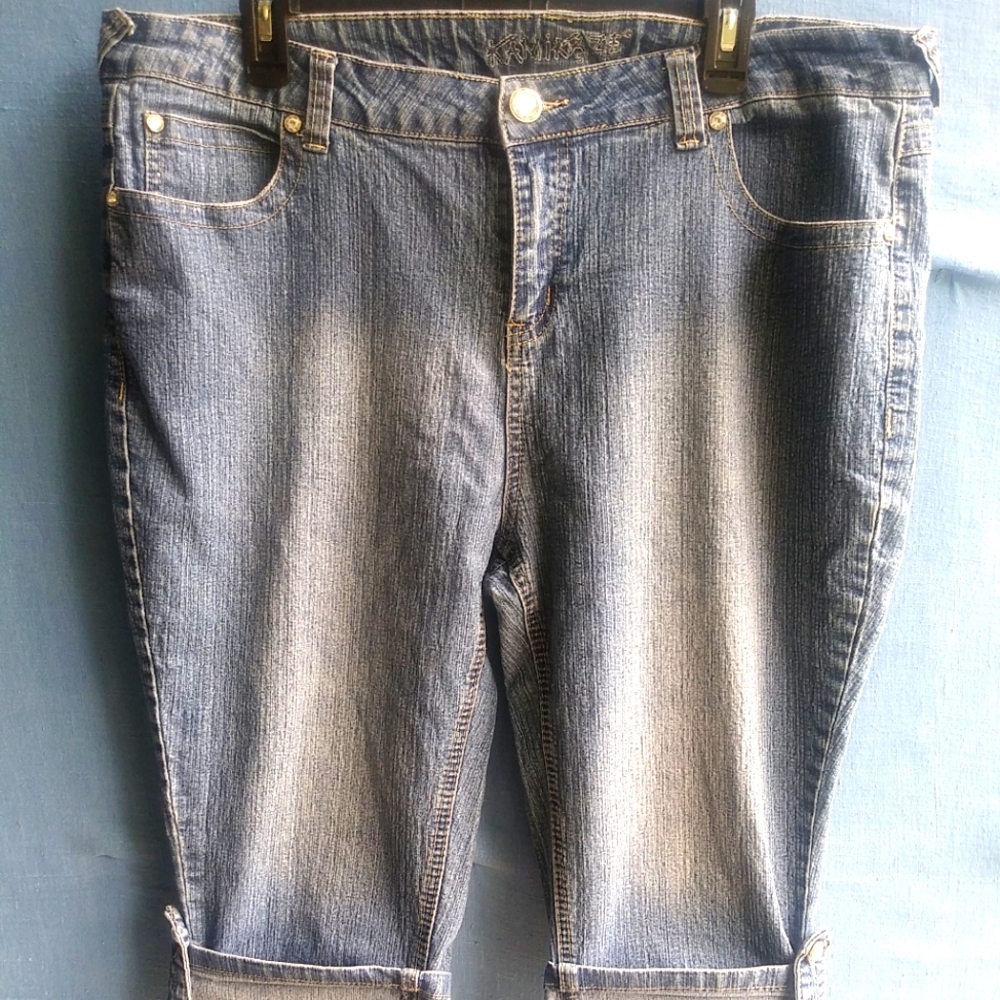 Kamikaze Women's Plus Size 20 Denim Capri Pants N1